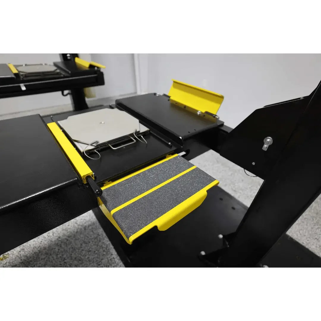 Challenger Lifts AR4115XAX 15000lb Alignment 4 Post Lift up close image of the support joint