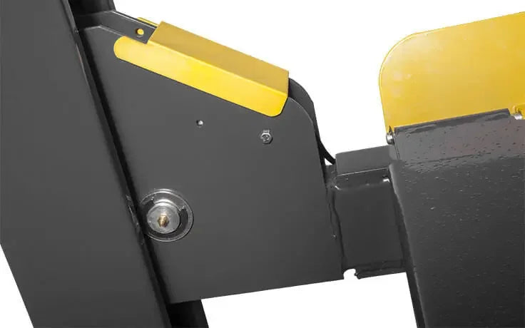 BendPak HDS-14LSXE 14,000 lb. 4 Post Alignment lift up cclose of the ramp to post joint Mechanic Super Store