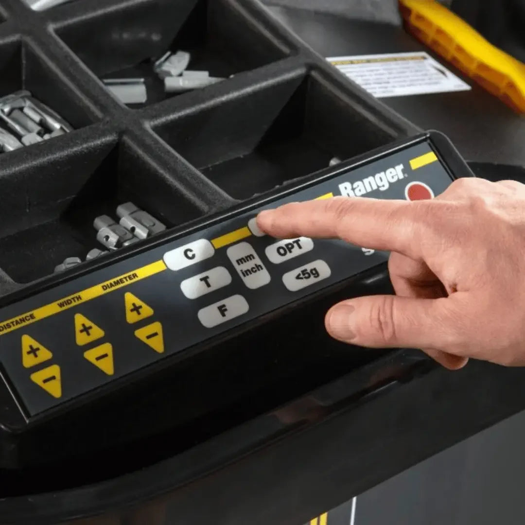 Ranger LS45DS Sonar 3D Laser-Spot™ Wheel Balancer / Includes Flange Press Plate / 208-240V - Mechanic Super Store