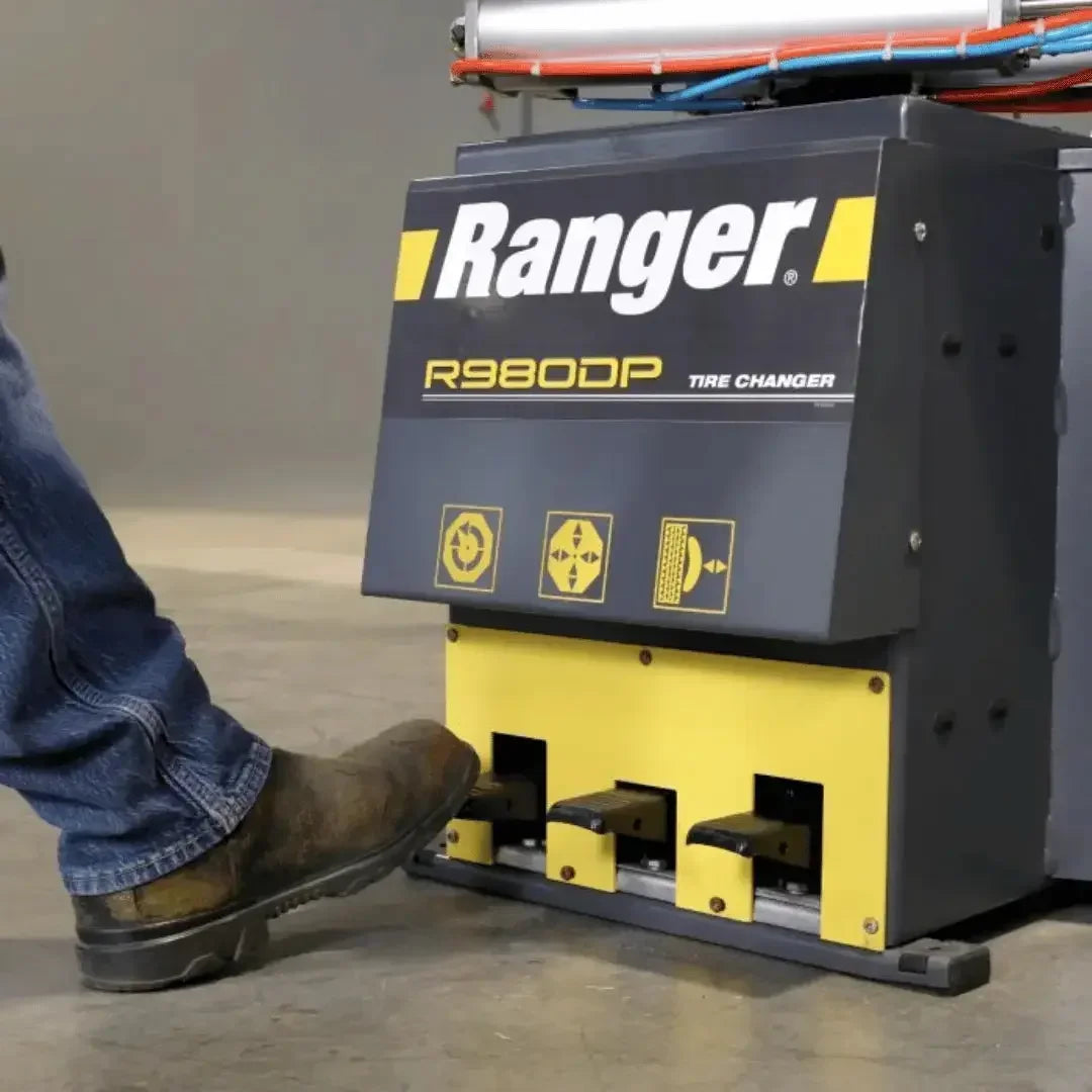 Ranger R980DP-L Tire Changer / Swing Arm / Dual-Tower Assist / 30" Capacity Ranger