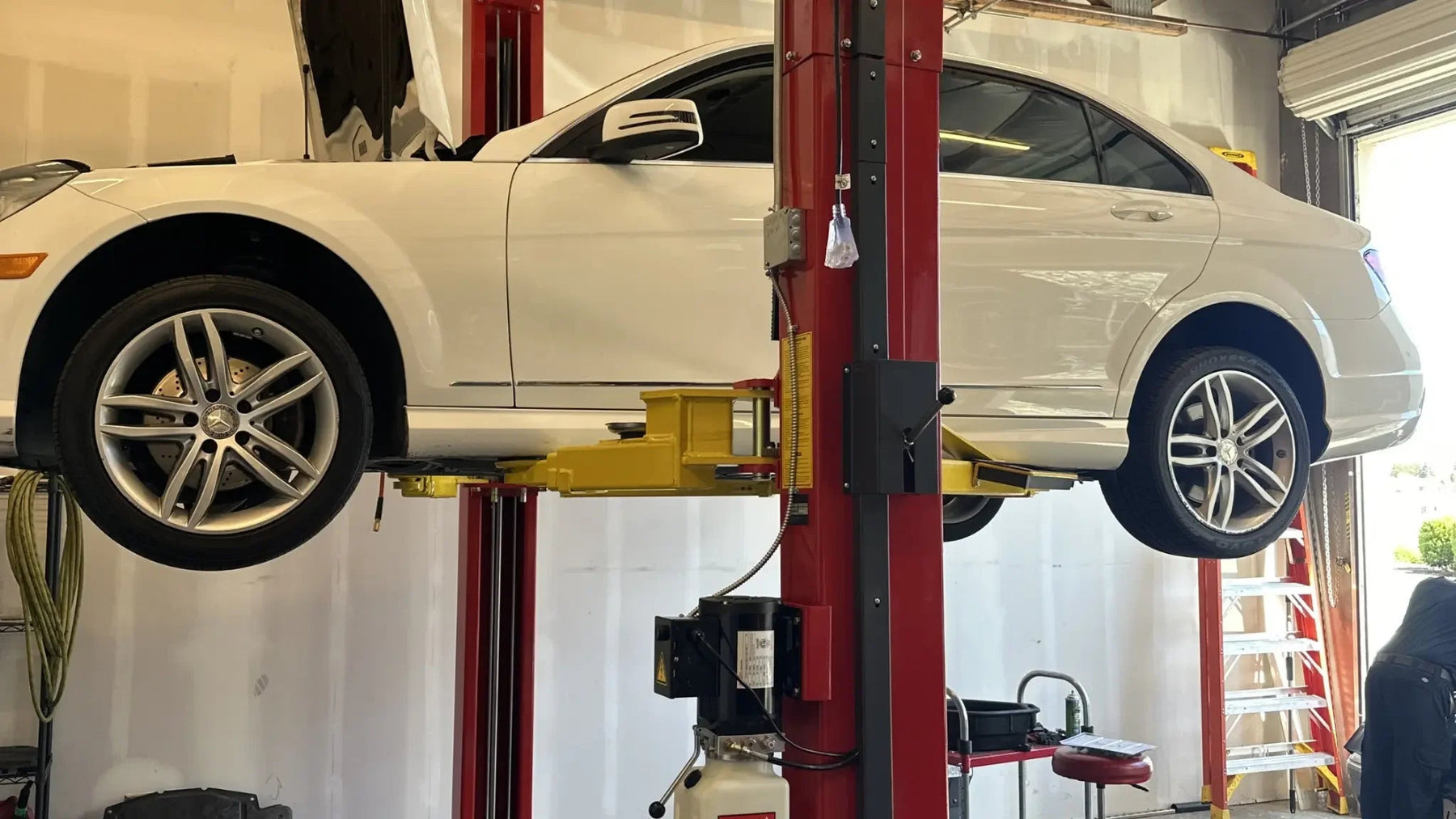 Amgo Car Lifts: Premium Auto Lifting Solutions - Mechanic Super Store